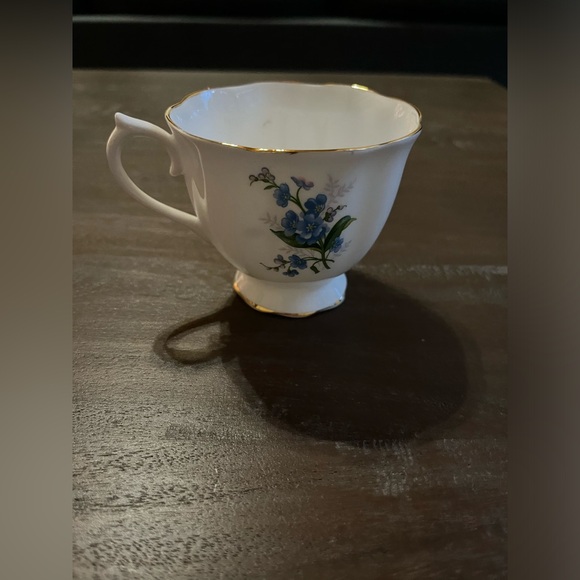 Royal Albert Forget Me Not Teacup - Picture 4 of 6